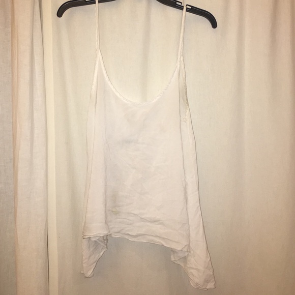 White loose tank