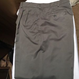 Savane men's pants.