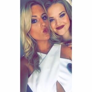 Meet your Posher, Caroline