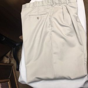 Savane men's pants.