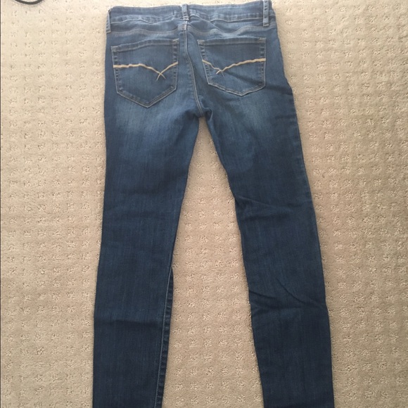 Blue Jeans - Picture 2 of 4