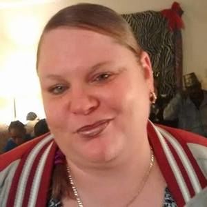 Meet your Posher, Larissa