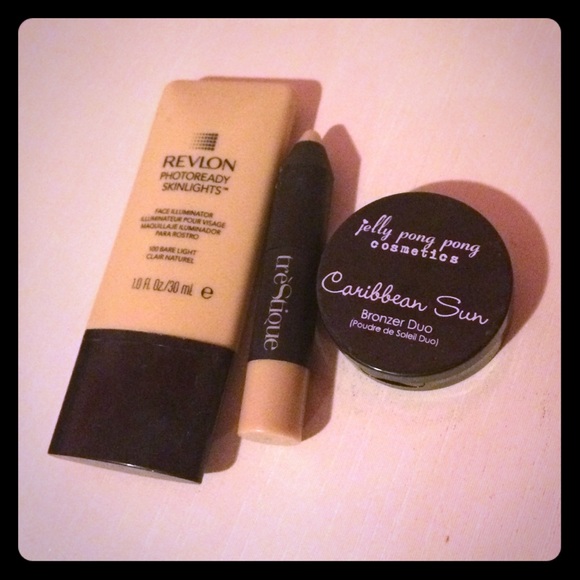 Bundle of highlighters and bronzer/blush duo