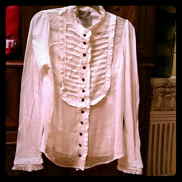 Button up blouse. Ivory like color
