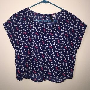 Box top blouse with white and pink bows! 🎀