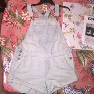 🎈SALE🎈Cute Hollister Overalls size L