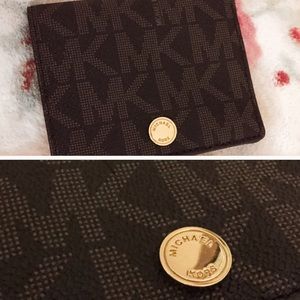 Michael Kors Jetset Small Bifold Wallet