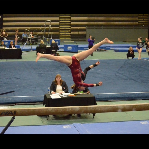 Meet your Posher, Alyssa - Picture 7 of 7