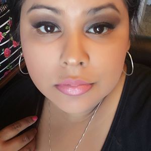 Meet your Posher, Monica