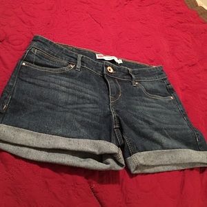 Short jeans