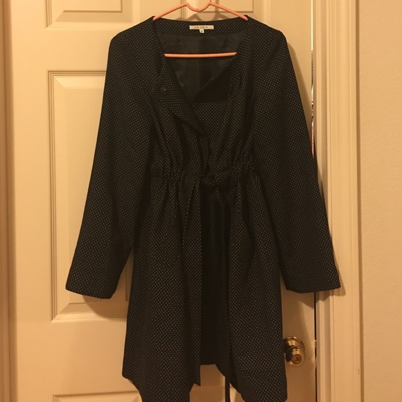 Collarless polka dot coat size 38 or Medium