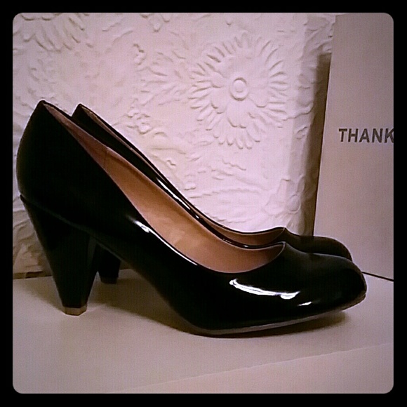 Retro Black Patent Leather Pumps