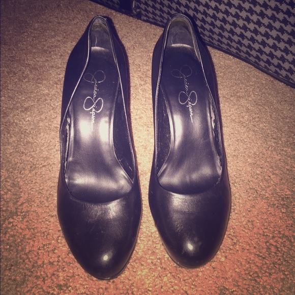 Jessica Simpson Black Pumps