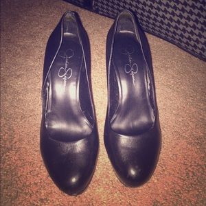 Jessica Simpson Black Pumps