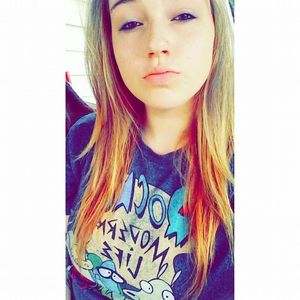 Meet your Posher, Kayla