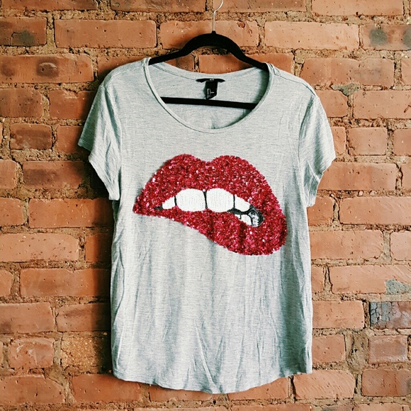 Sequined lip tee