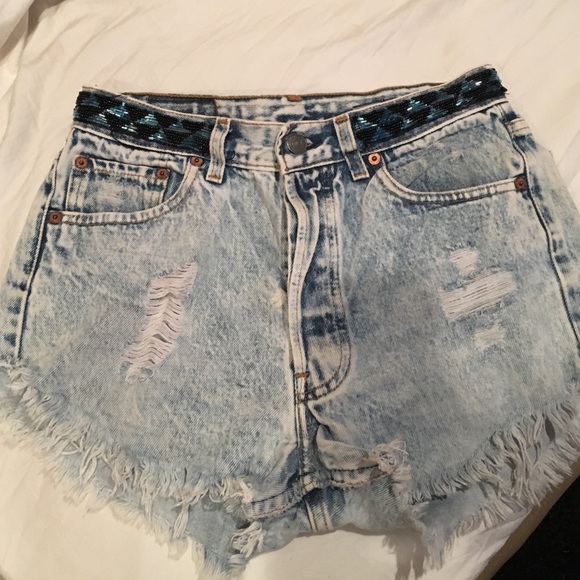 Levis vintage bleach high waisted shorts
