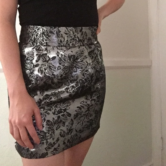 Silence + Noise silver festive skirt - Picture 2 of 4