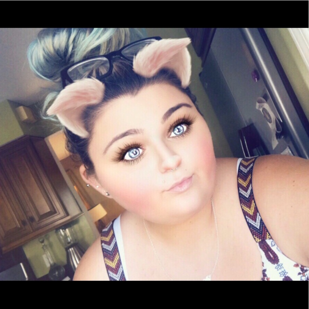 Meet your Posher, Olivia