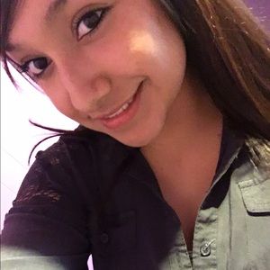 Meet your Posher, Cintia