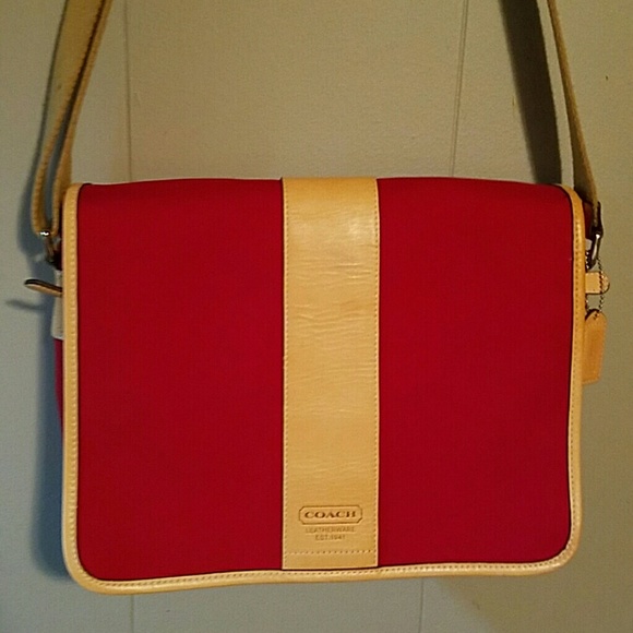 Coach messanger laptop crossbody bag