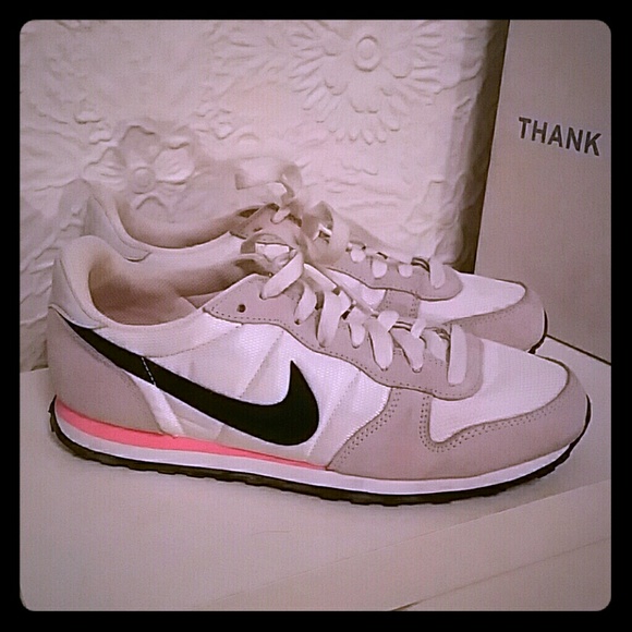 Spotless Nike Casual Shoes
