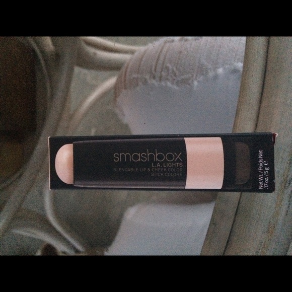 Smashbox L.A. Lights lip and cheek highlighter