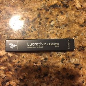 Younique Luxe Lip Gloss