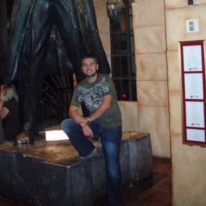 Meet your Posher, Ognian