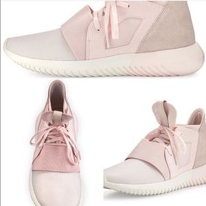 Meet your Posher, Amarilis