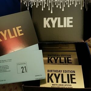Kylie matte mini liquid birthday edition lipkit
