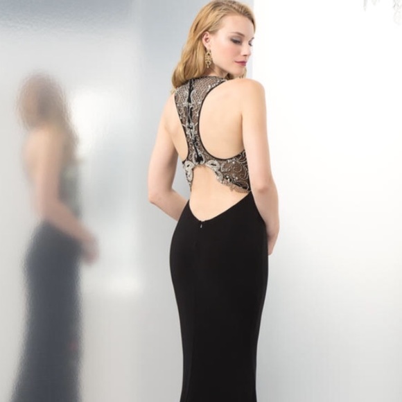 Colors 1392 gown