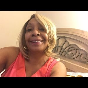 Meet your Posher, Angela