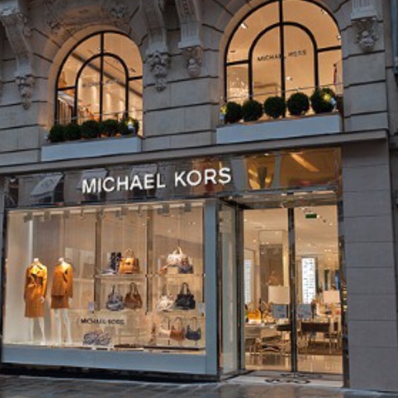 "LovingTheBagandMore" 👛👜🎒👛 - Picture 2 of 4