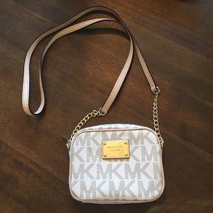 BRAND NEW MICHAEL KORS CROSSBODY BAG