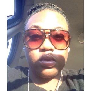 Meet your Posher, Sierra