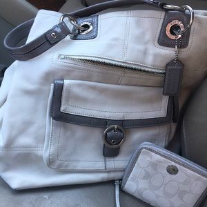 Off white & Gray Coach purse,😁 NEED GONE!