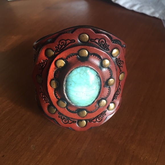 Leather Boho Cuff- Three Bird Nest - Picture 3 of 4