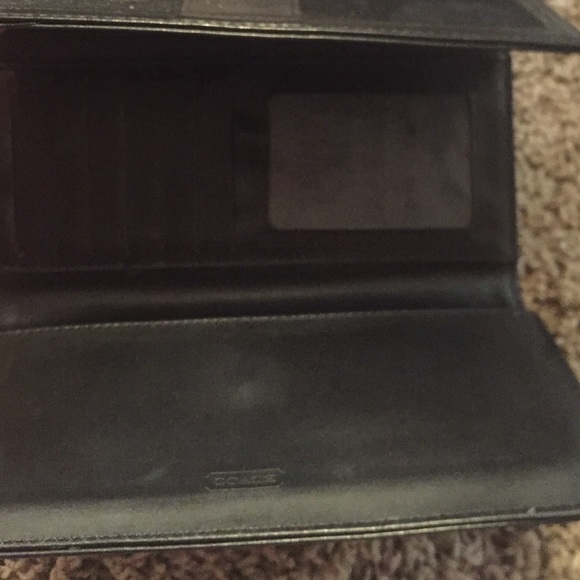 Black coach wallet authentic - Picture 2 of 3