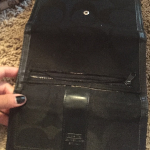 Black coach wallet authentic - Picture 3 of 3