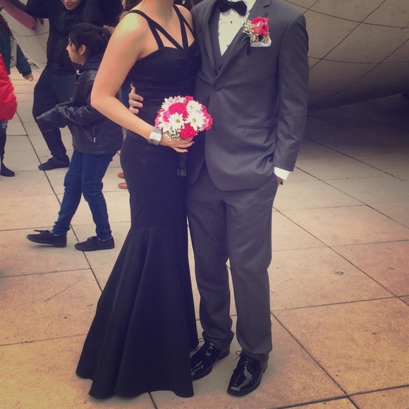 Black Mermaid Gown - Picture 1 of 3