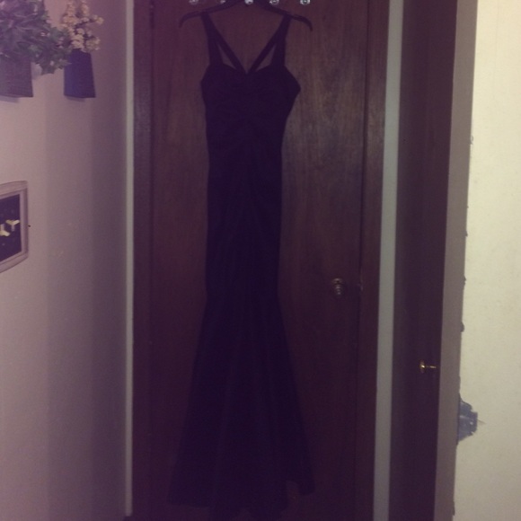 Black Mermaid Gown - Picture 3 of 3