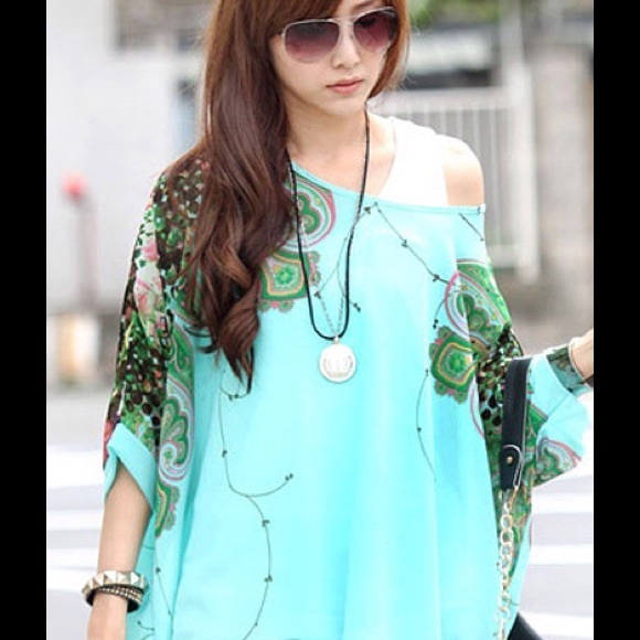 Floral Detail Batwing Sleeve Chiffon Blouse