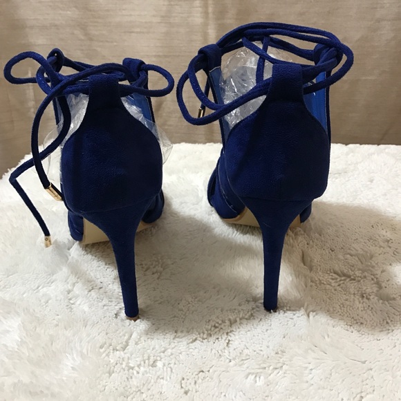 "Brand New" High Heels 🌸 - Picture 3 of 3