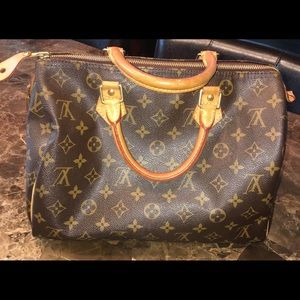 Authentic Monogram Louis Vuitton Speedy 30 in EUC