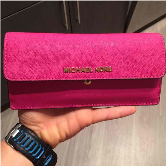Authentic Michael Kors Wallet - Picture 1 of 4