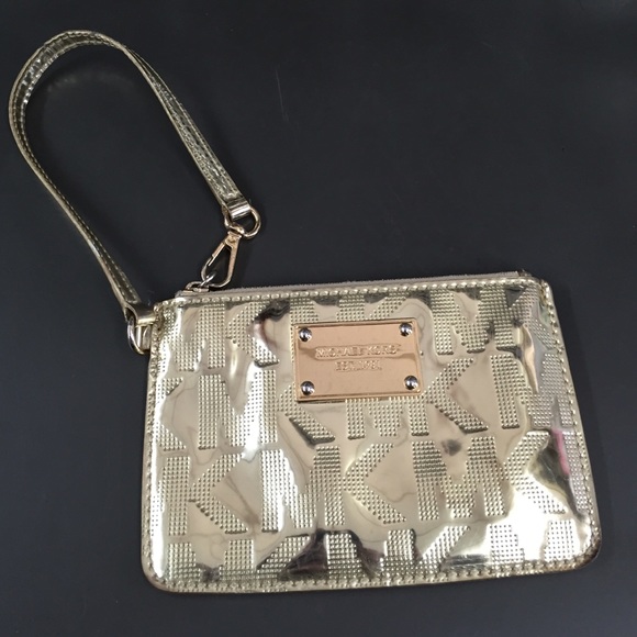 Michael kors wristlet