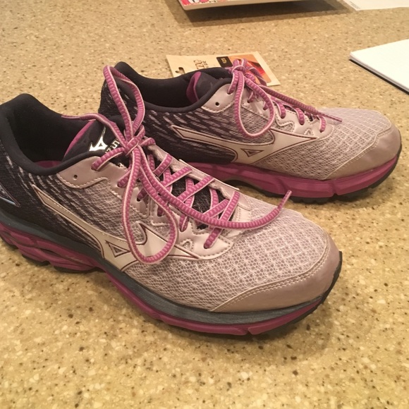 Mizuno Wave Rider 19