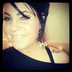 Meet your Posher, Hannah