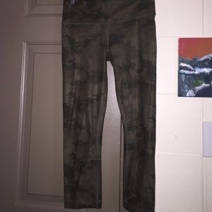 Lululemon Camo Leggings Sz 4